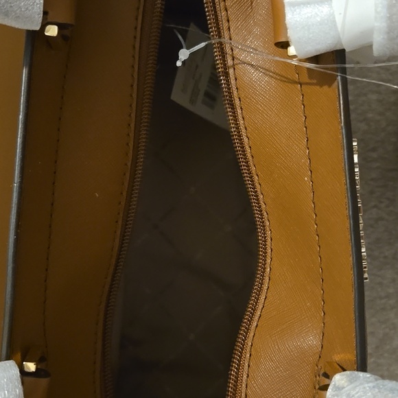 Michael Kors Purse - Brand NEW - Picture 5 of 6
